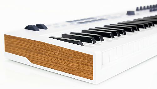 MIDI контроллер Arturia KeyLab Essential 88  #3 - фото 3