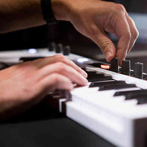 MIDI клавиатура Arturia KeyStep 37 #4 - фото 4